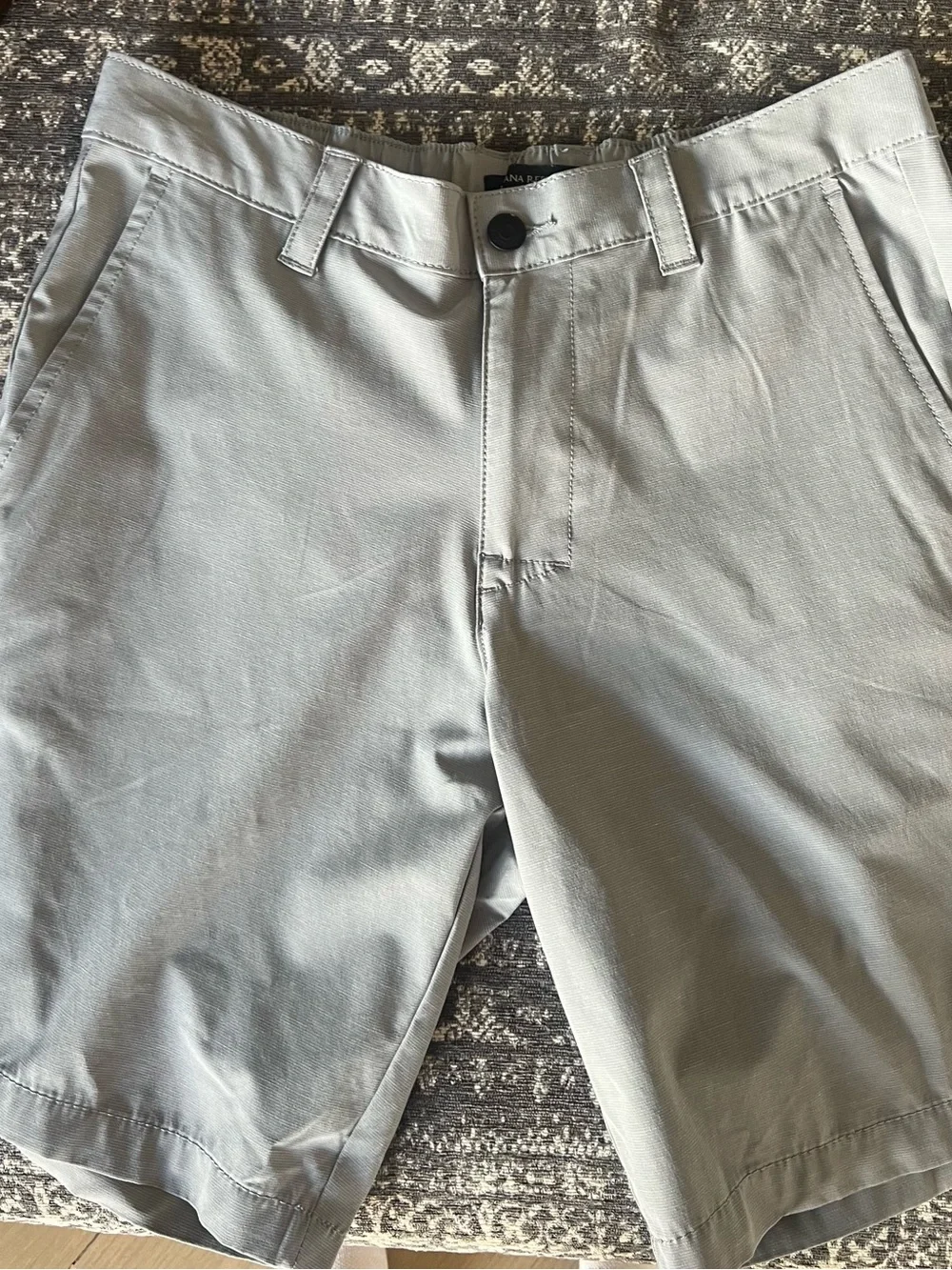 Banana Republic Light Gray Flat-Front Men's Shorts